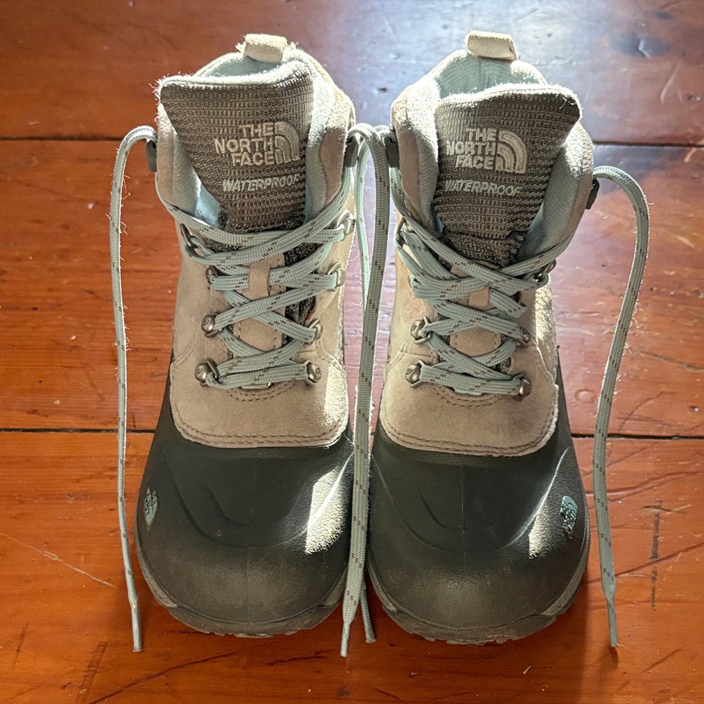 The North Face Girl Waterproof Boots